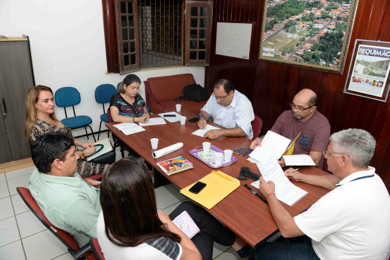 Foto de Prefeito Zé Martins apresenta novo Secretário de Saúde de Bequimão