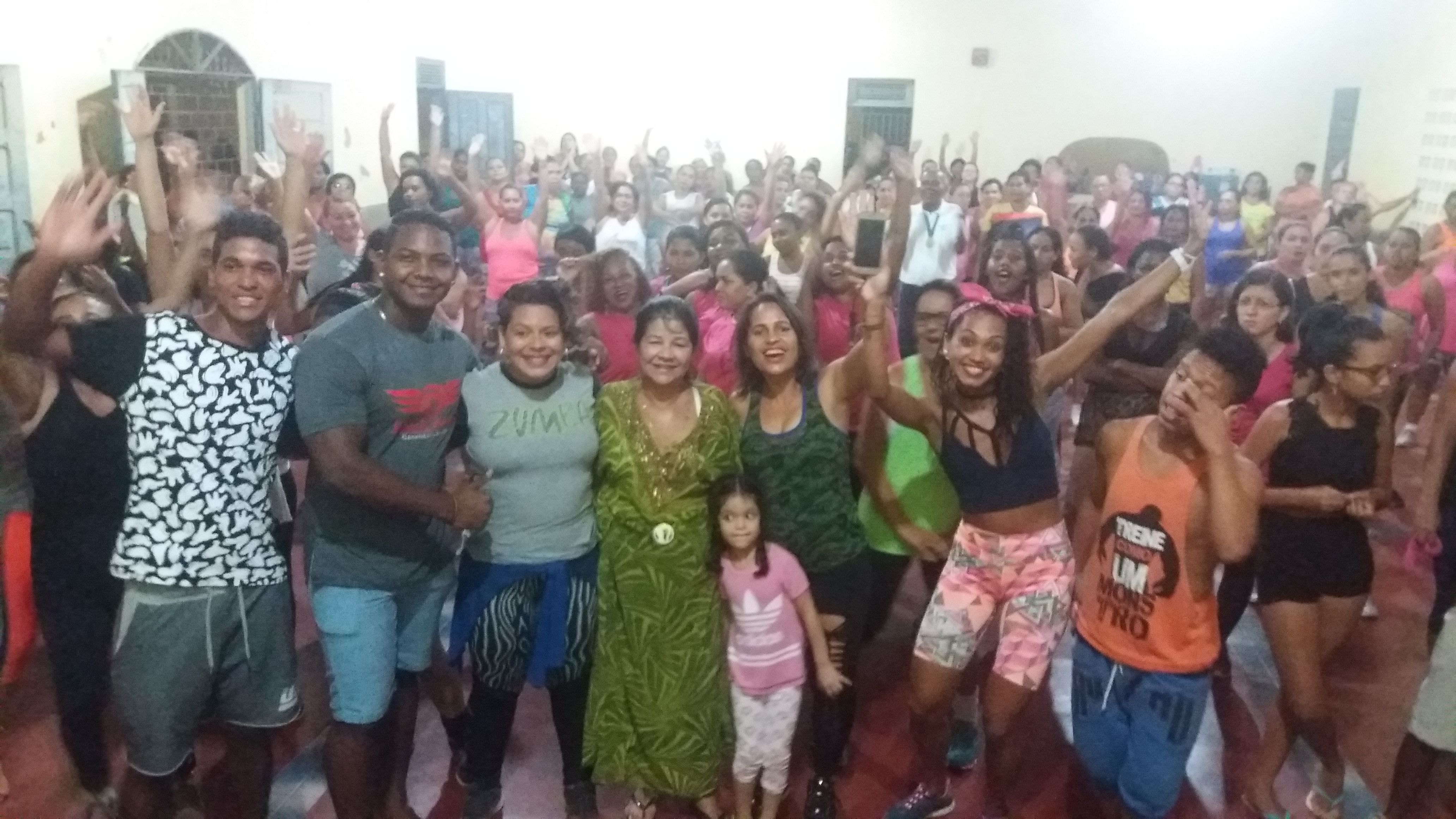 Foto de Pólo II da Zumba no bairro Pirapora completa um ano de atividade mantido pela vereadora Fátima Araújo