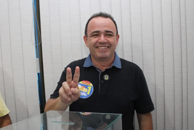 Foto de Erlânio Xavier é aclamado presidente da Famem
