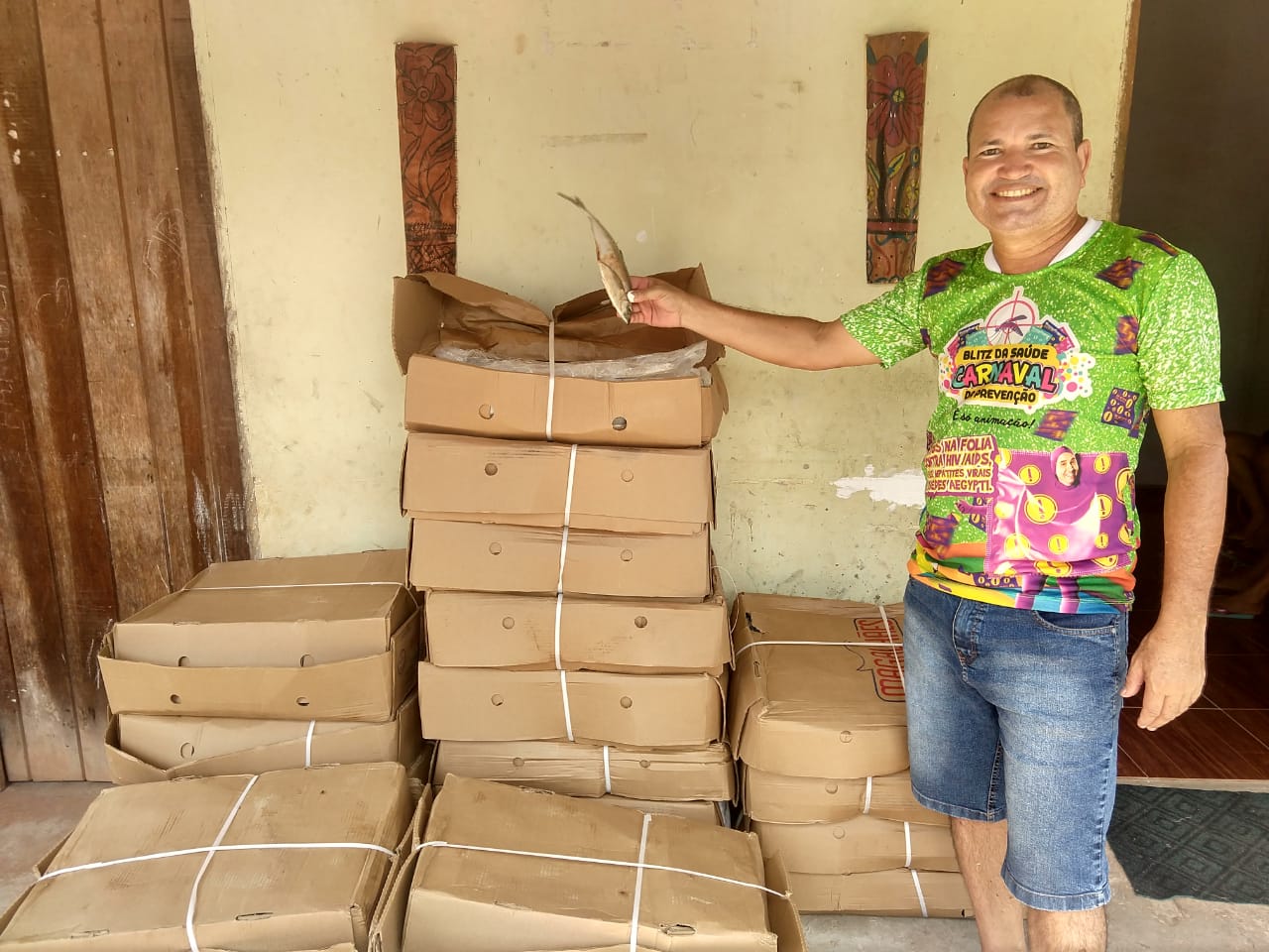 Foto de Prefeito de Alcântara entrega 10 toneladas de peixes na Quinta-Feira Santa para famílias carentes