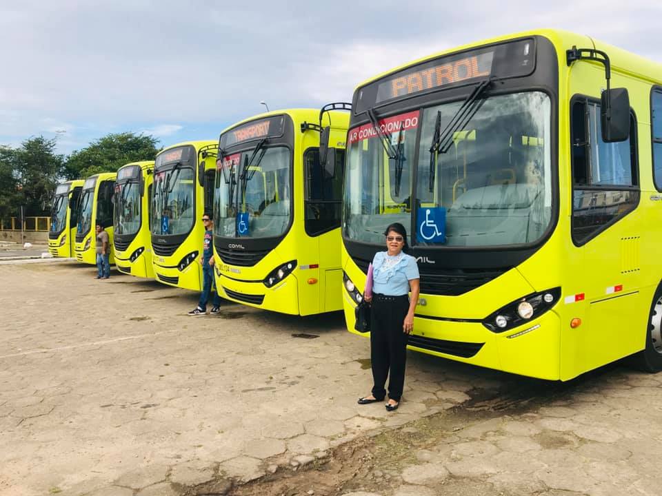 Foto de Vereadora Fátima Araújo participa da solenidade de entrega de ônibus coletivos em São Luís