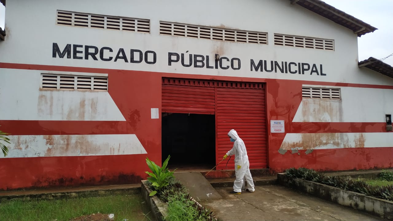 Foto de Prefeitura de Bequimão continua realizando pulverização e desinfecção de espaços públicos