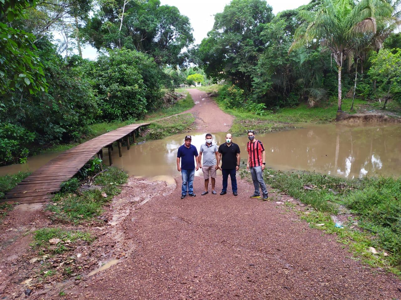 Foto de Em visita à Raimundo Sú, prefeito Anderson Wilker garante obra para o povoado e região