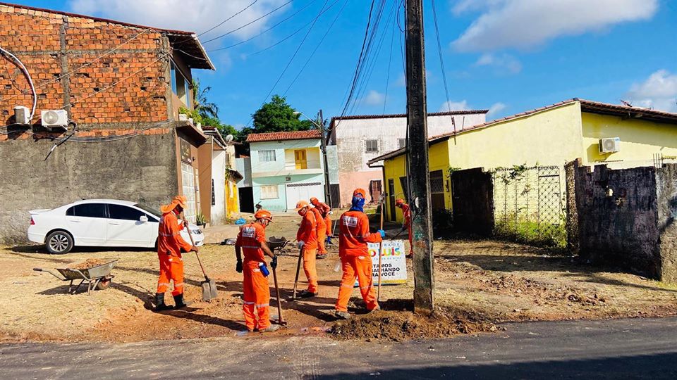 Foto de Equipe do Comitê Gestor de Limpeza Urbana de São Luís realiza limpeza no bairro Santo Antônio