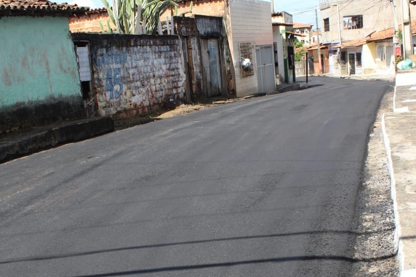 Foto de Ruas no bairro Santo Antônio continuam sendo asfaltadas pela Prefeitura de São Luís