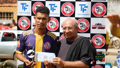 Foto de Francisco Chaguinhas participa da solenidade de premiação da Copa Cruzeiro de Futebol Sub-23 no Cruzeiro de Santa Bárbara
