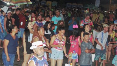 Foto de Confraria do Copo e grupo Retok agitam primeira noite do Carnaval Movimento Solidariedade e Ação no bairro João de Deus